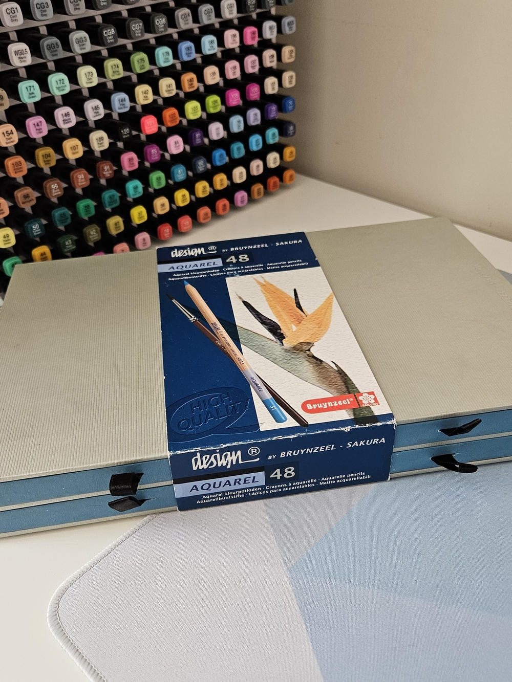 Design Aquarel 48-Piece Watercolor Pencil Set - Light Gray